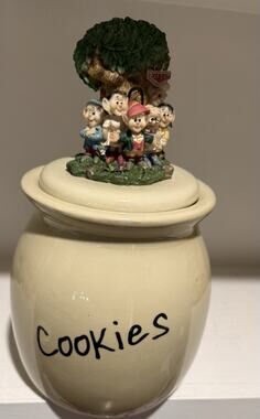 Keebler Ceramic "Cookies" Cookie Jar w/Sealing Lid Featuring the Keebler® Elves™